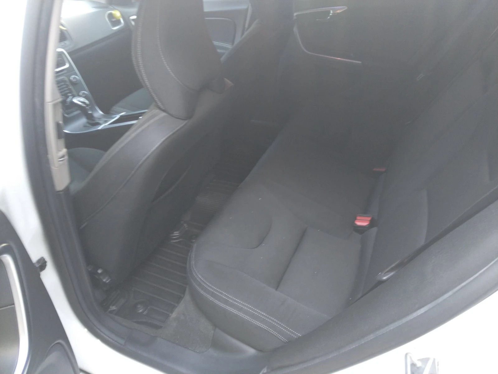 Volvo V60 2.0TDi -automatic , снимка 9 - Автомобили и джипове - 56022500