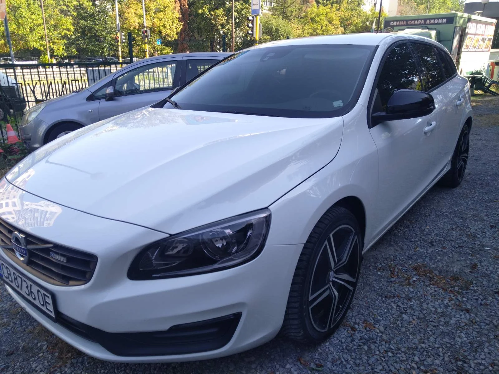 Volvo V60 2.0TDi -automatic , снимка 3 - Автомобили и джипове - 56022500