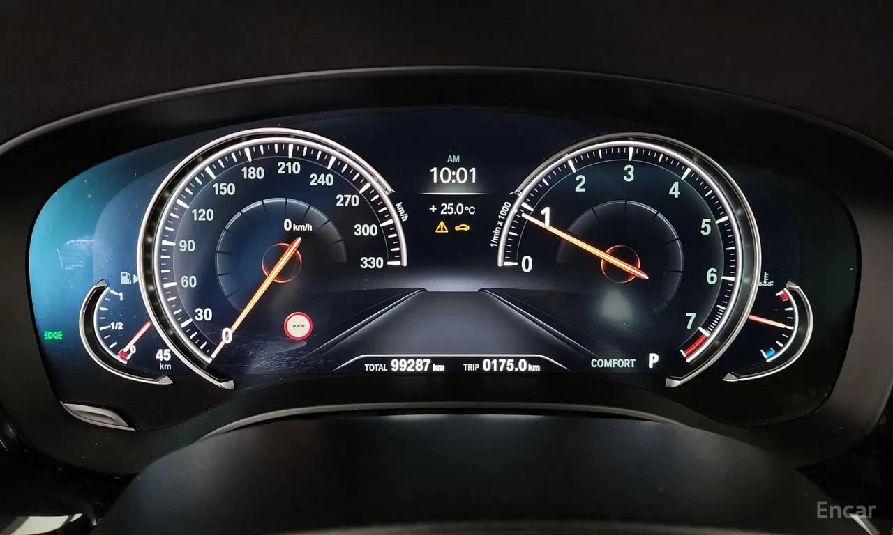 BMW 530 xDrive M Sport/ДИСТРОНИК/360/ОБДУХ/ХЕДЪП/ШИБЕДАХ/, снимка 8 - Автомобили и джипове - 56097102