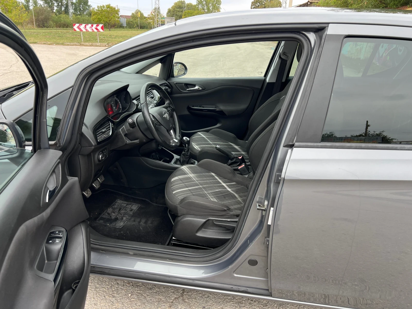 Opel Corsa 1.4I-LPG, снимка 12 - Автомобили и джипове - 56325471
