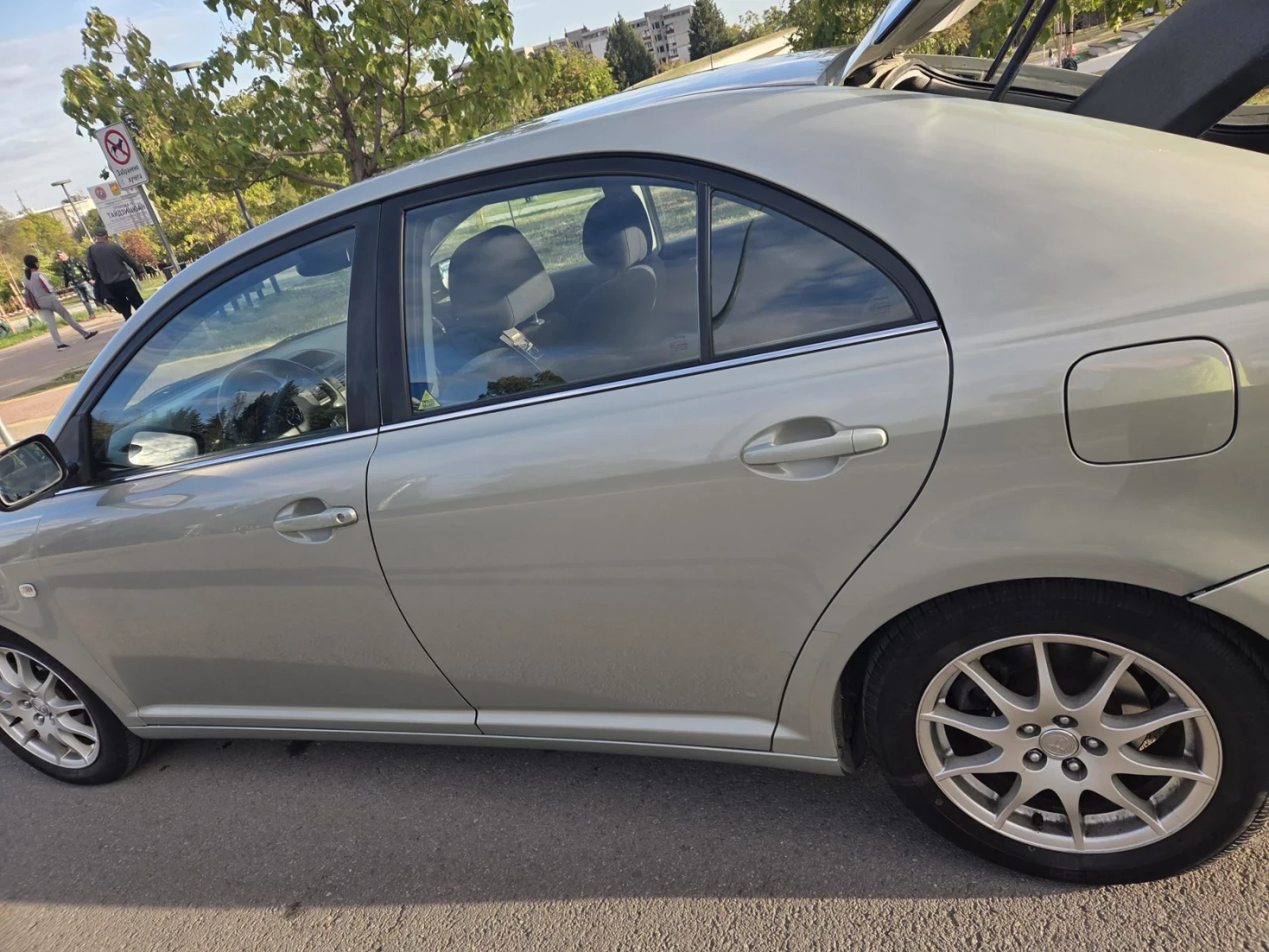 Toyota Avensis 1, 8 ������ | Mobile.bg � ����������� 14