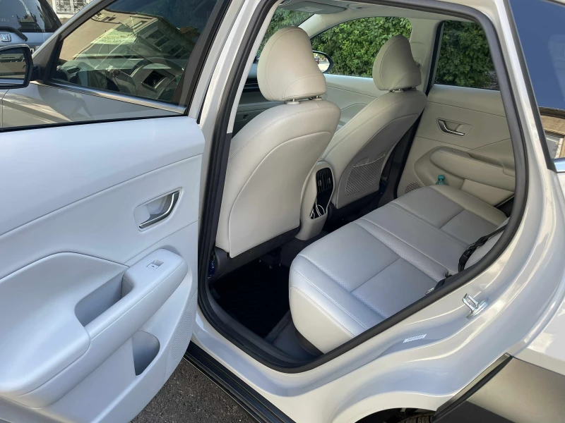 Hyundai Kona 1.6T Limited 4x4, снимка 13 - Автомобили и джипове - 52077812