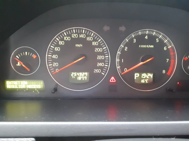 Volvo Xc90 2.5 turbo, снимка 4 - Автомобили и джипове - 52307674