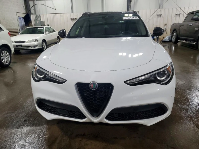 Alfa Romeo Stelvio TI* PANO* ПОДГРЕВИ* КЛИП НА МОТОРА, снимка 2 - Автомобили и джипове - 53512280
