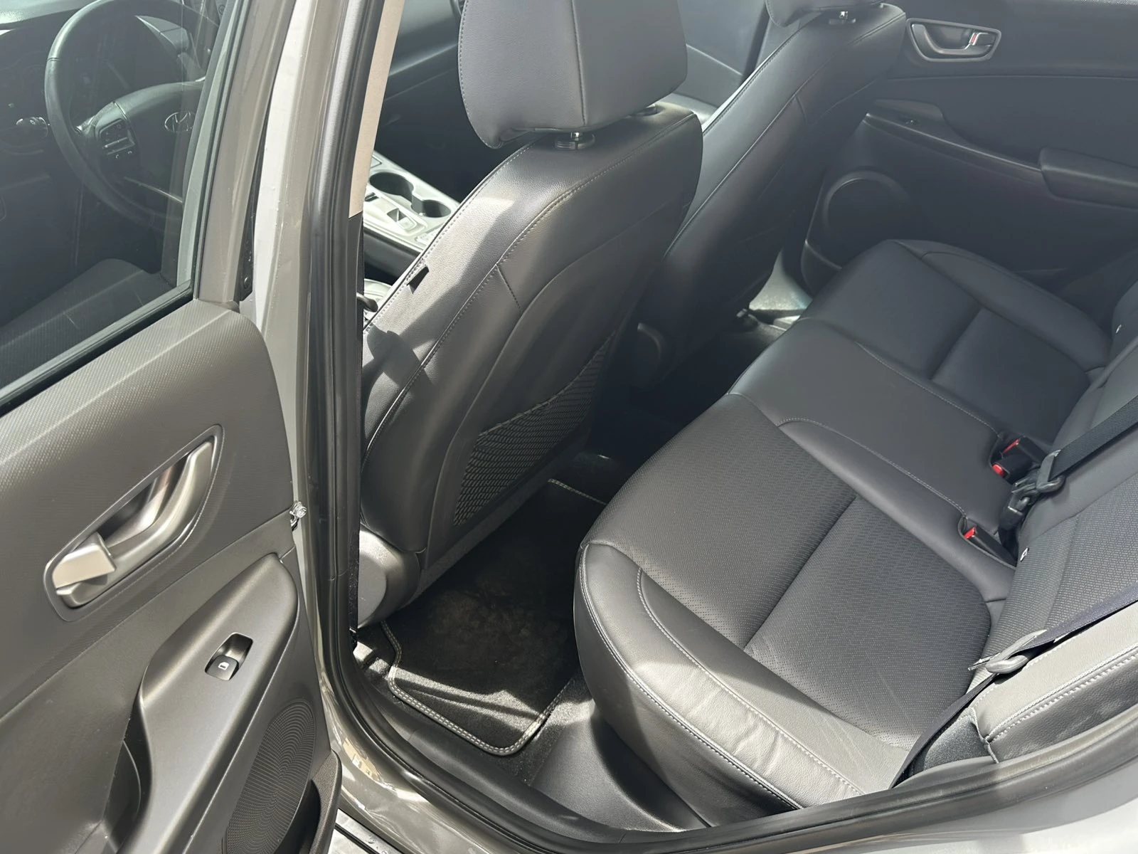 Hyundai Kona PREMIUM 64KWh FULL ASSIST/HEADUP/DISSTR/КНИЖКА - изображение 10