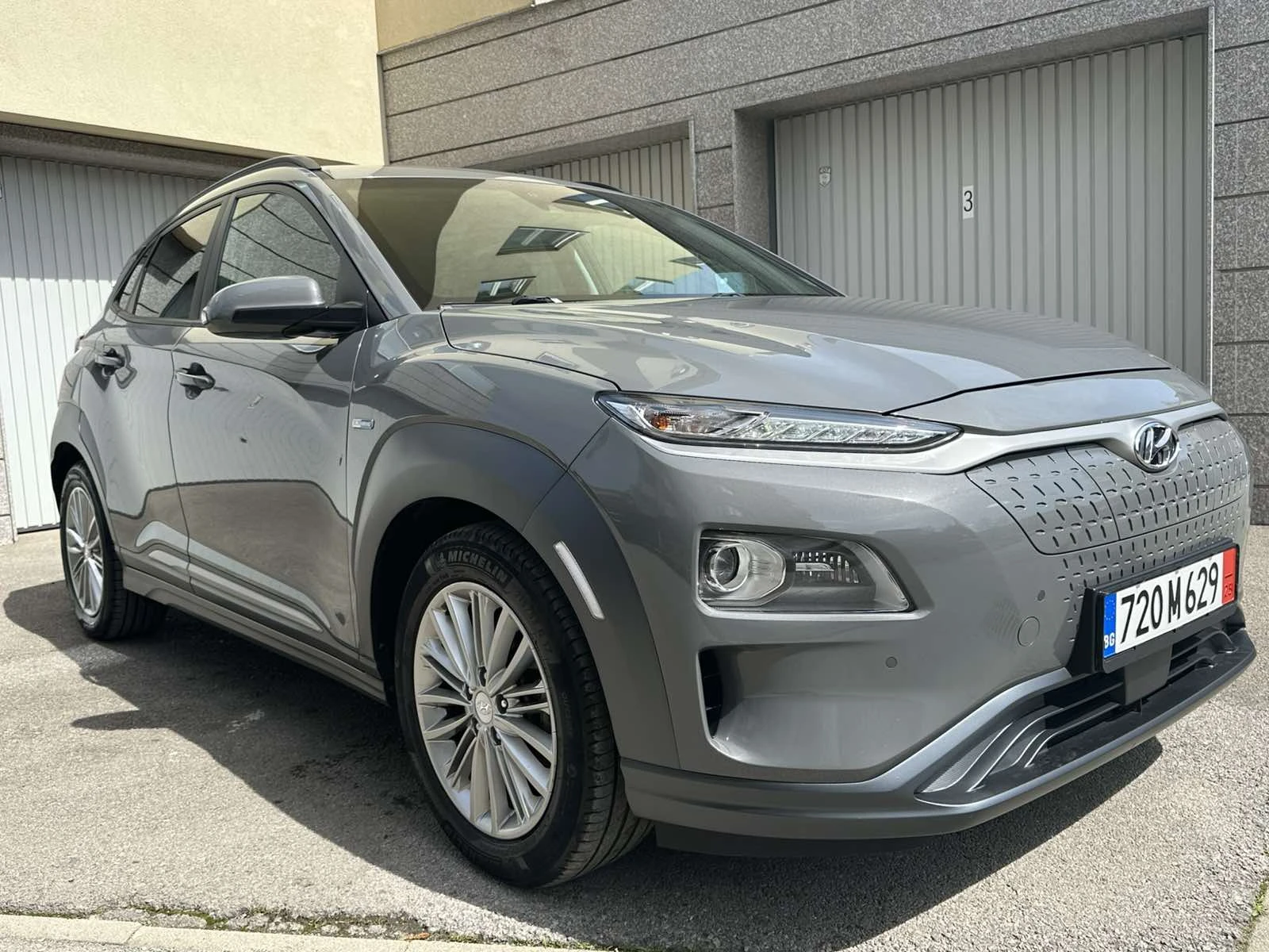 Hyundai Kona PREMIUM 64KWh FULL ASSIST/HEADUP/DISSTR/КНИЖКА - изображение 2