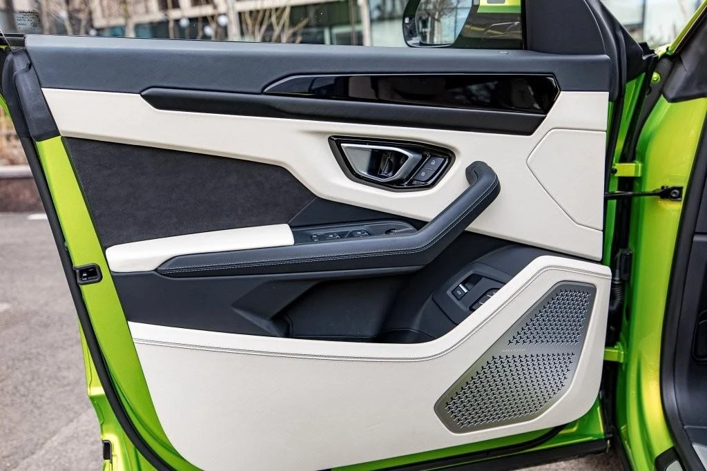 Lamborghini Urus S/666 HP/AKRAPOVIC/CERAMIC/VERDE CITREA/B&O 3D/ - изображение 7