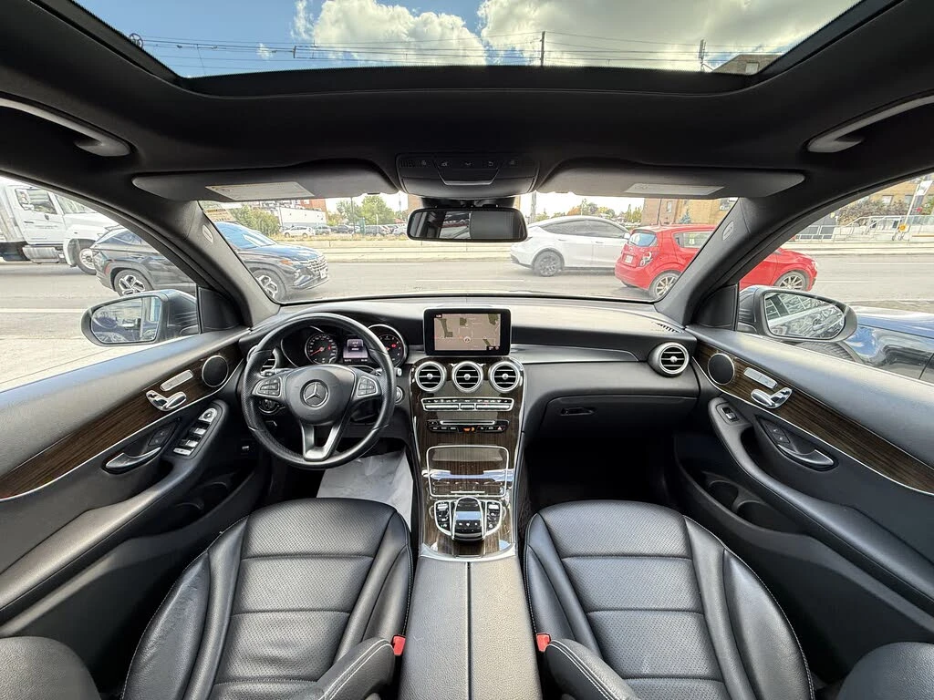 Mercedes-Benz GLC 300 МЪРТВА ТОЧКА* ПАНОРАМА* КОЖА* ПОДГРЕВ* КАМЕРА*  - изображение 9