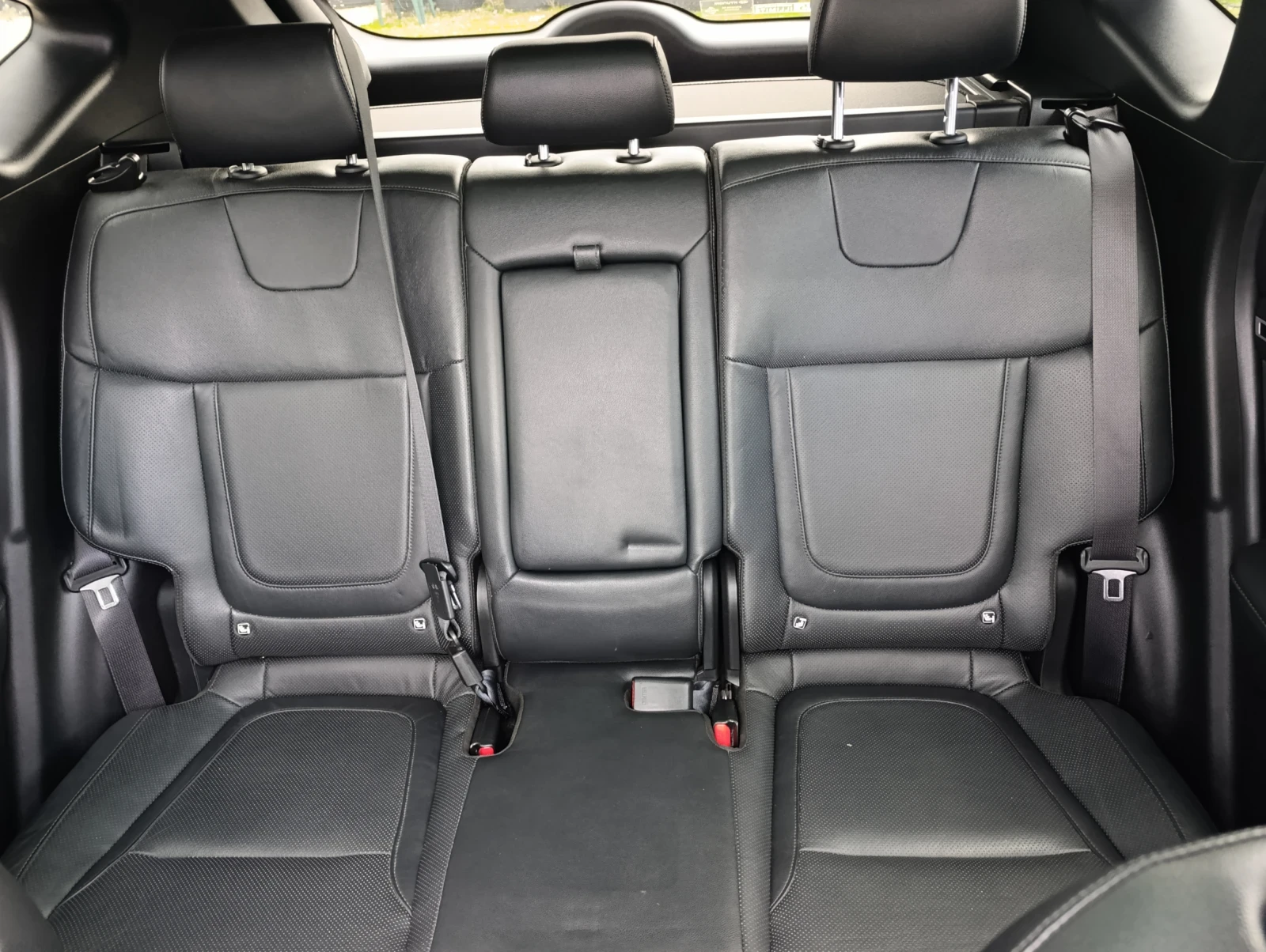 Hyundai Tucson 1.6 CRDI Mild Executive , снимка 17 - Автомобили и джипове - 53726378