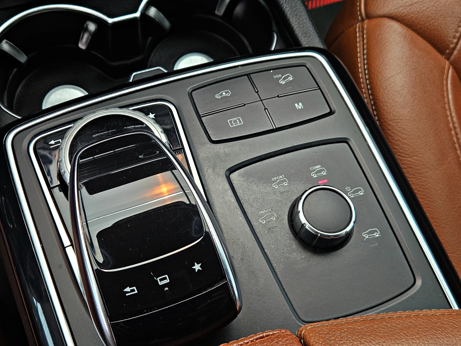 Mercedes-Benz GLE 250 AMG/9G/GERMANY/CAMERA/AIRMAT/AMBIENT/KEY GO/LIZING, снимка 12 - Автомобили и джипове - 53985105