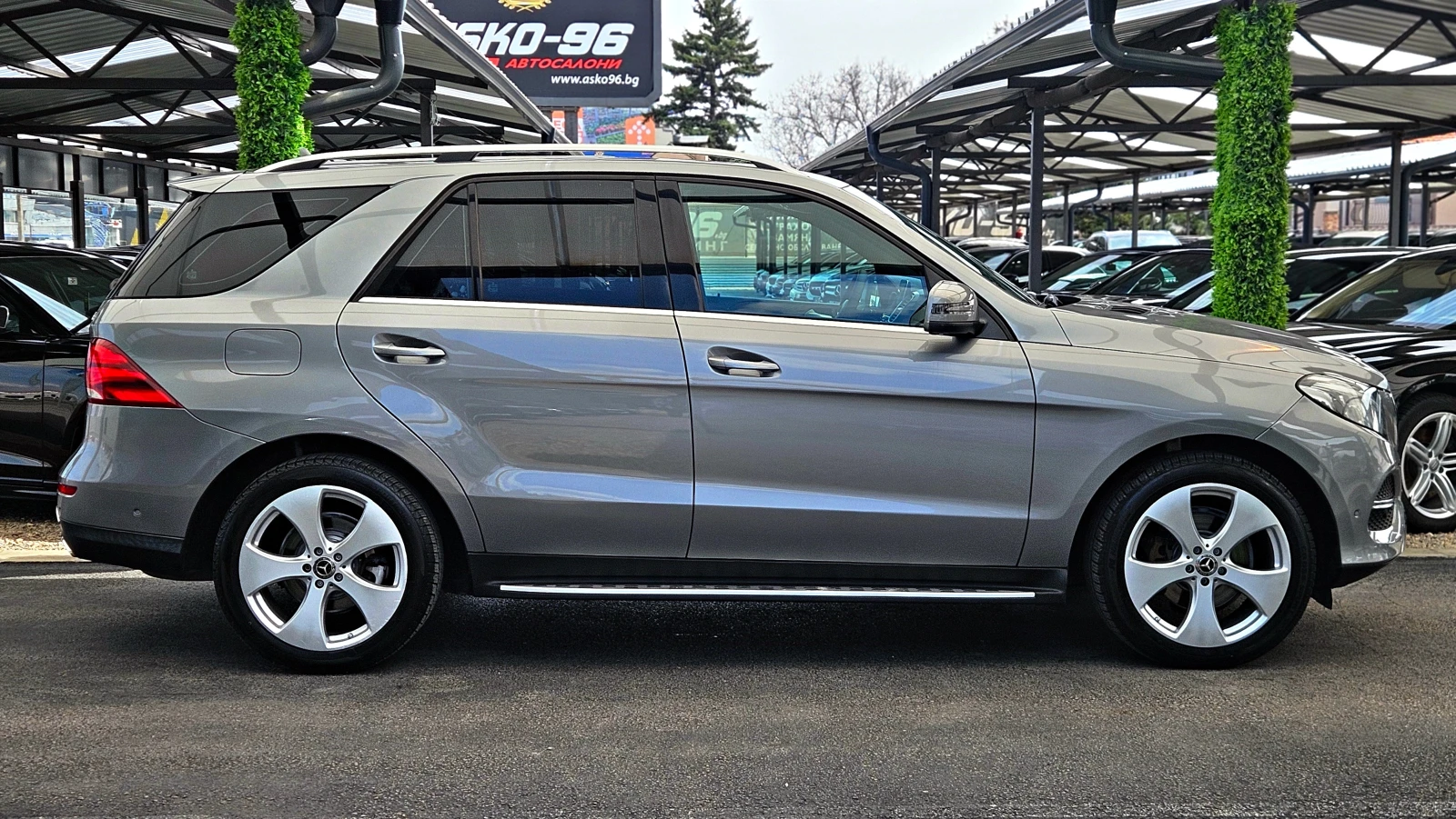 Mercedes-Benz GLE 250 AMG/9G/GERMANY/CAMERA/AIRMAT/AMBIENT/KEY GO/LIZING, снимка 4 - Автомобили и джипове - 53985105