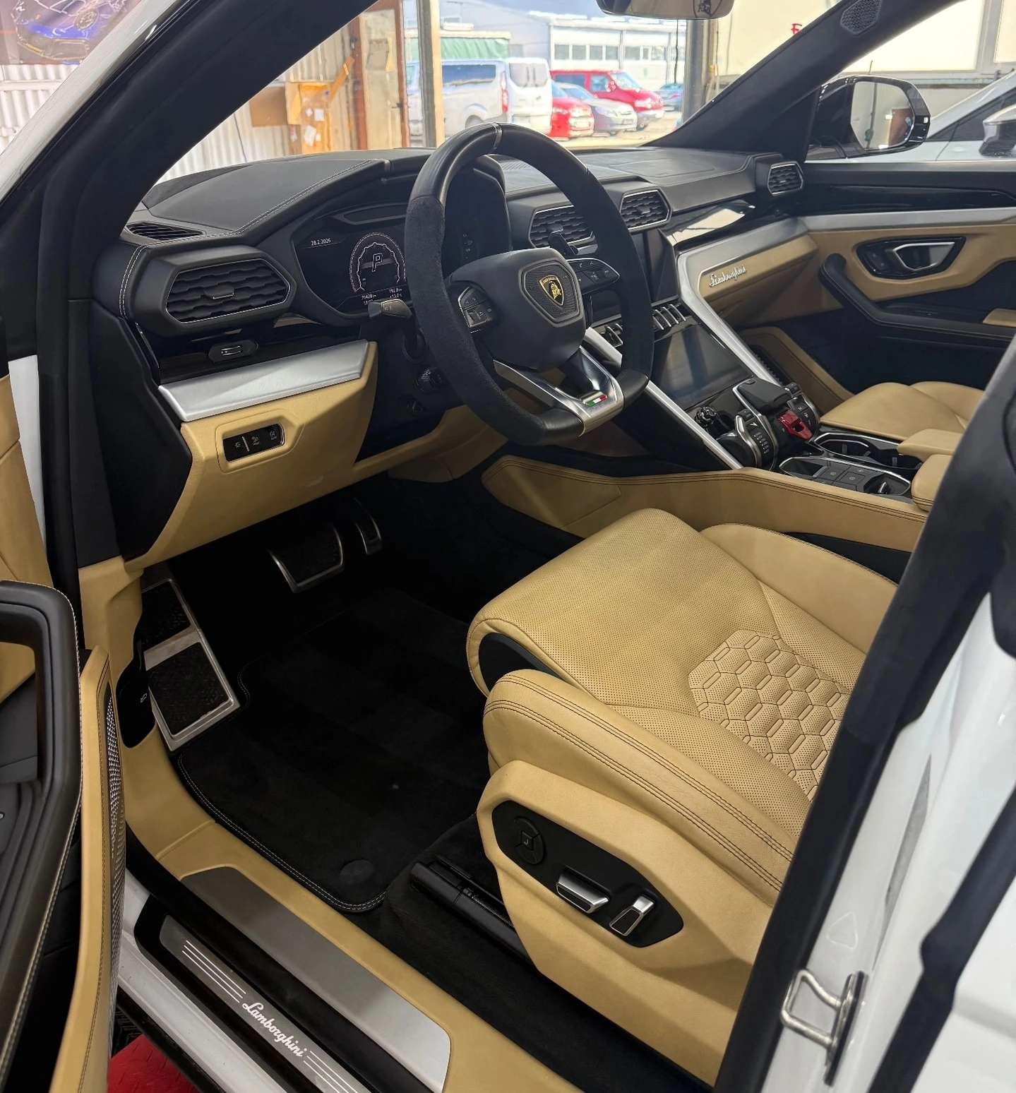 Lamborghini Urus V8 Bi-Turbo 4.0 , снимка 6 - Автомобили и джипове - 54252558