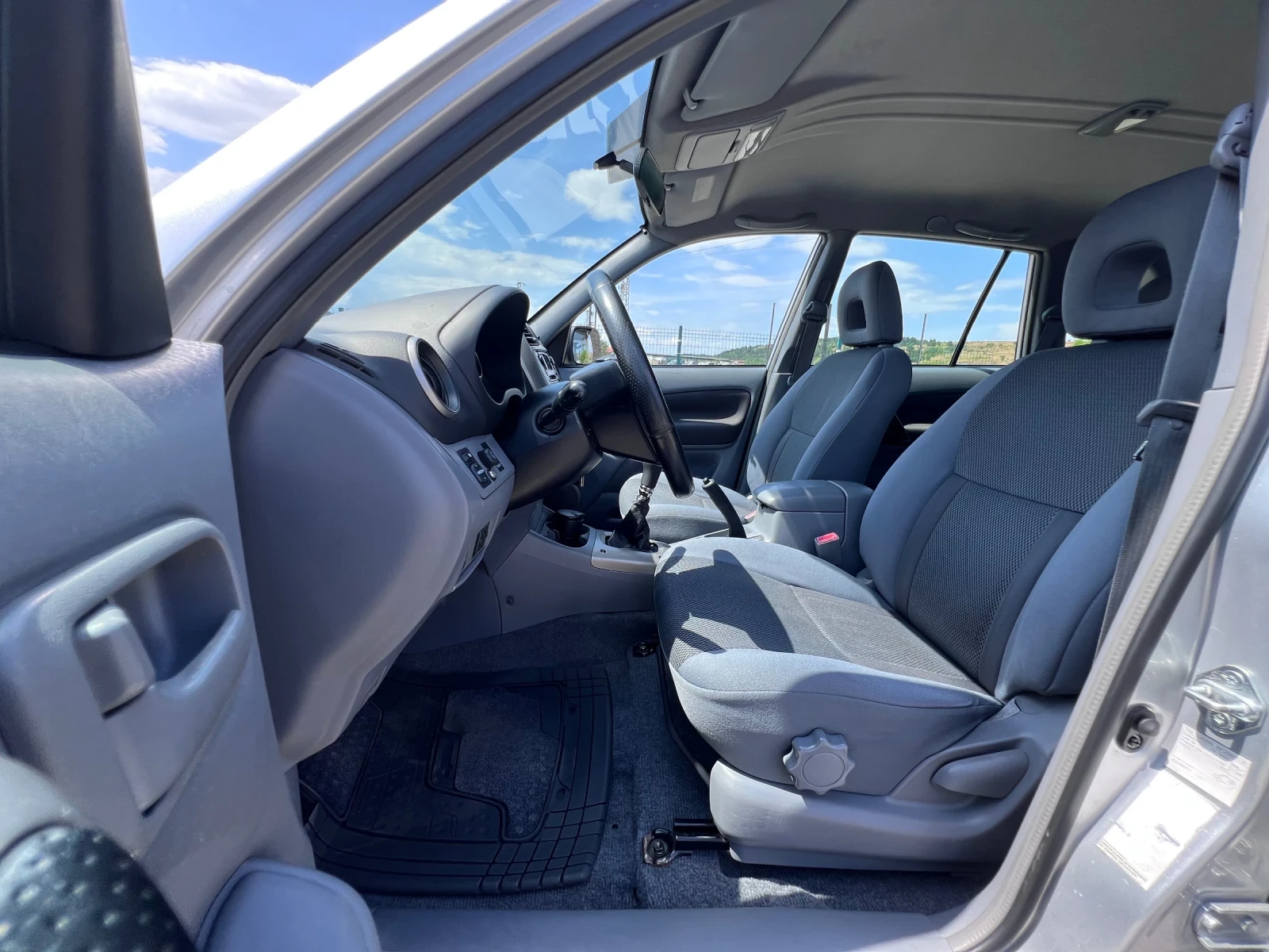 Toyota Rav4 2.0 D4D, снимка 6 - Автомобили и джипове - 55299590