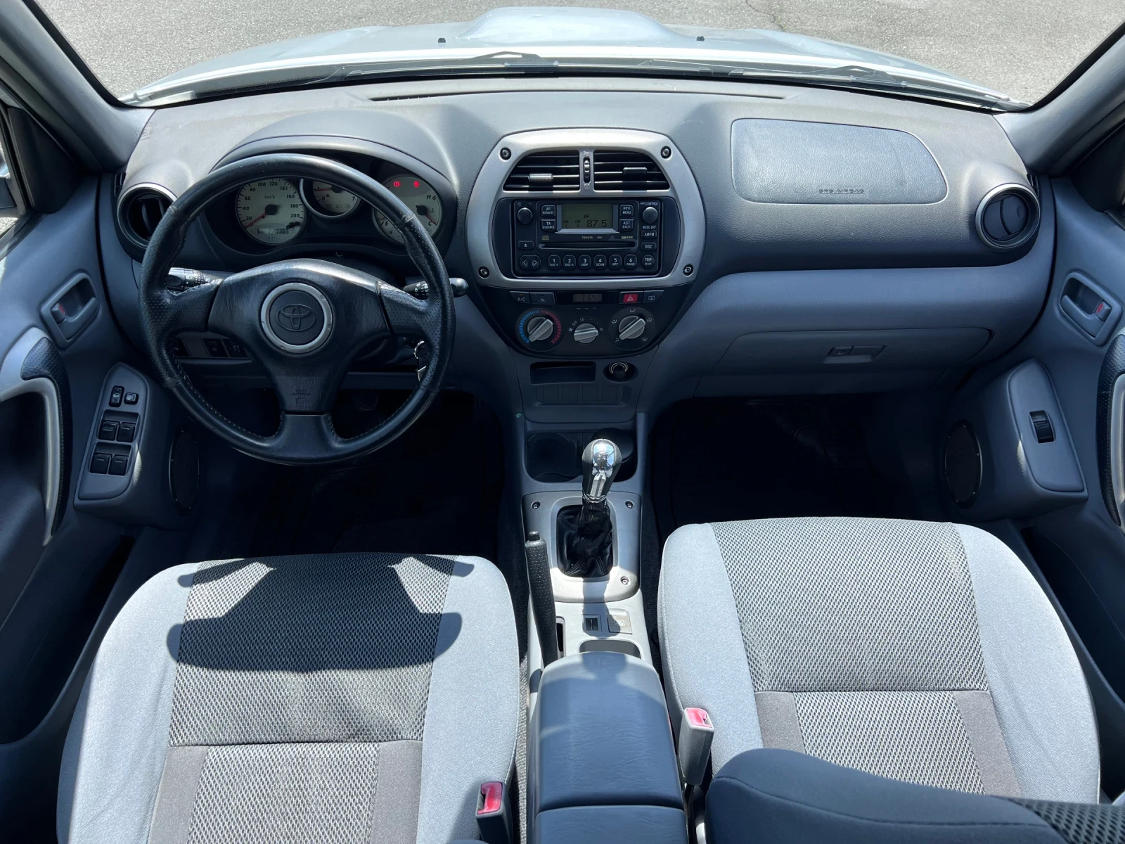 Toyota Rav4 2.0 D4D, снимка 11 - Автомобили и джипове - 55299590