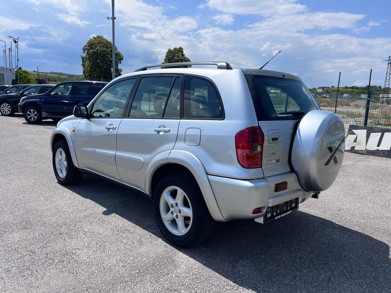 Toyota Rav4 2.0 D4D, снимка 5 - Автомобили и джипове - 55299590