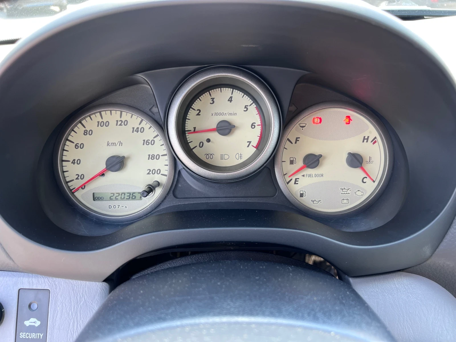 Toyota Rav4 2.0 D4D, снимка 8 - Автомобили и джипове - 55299590