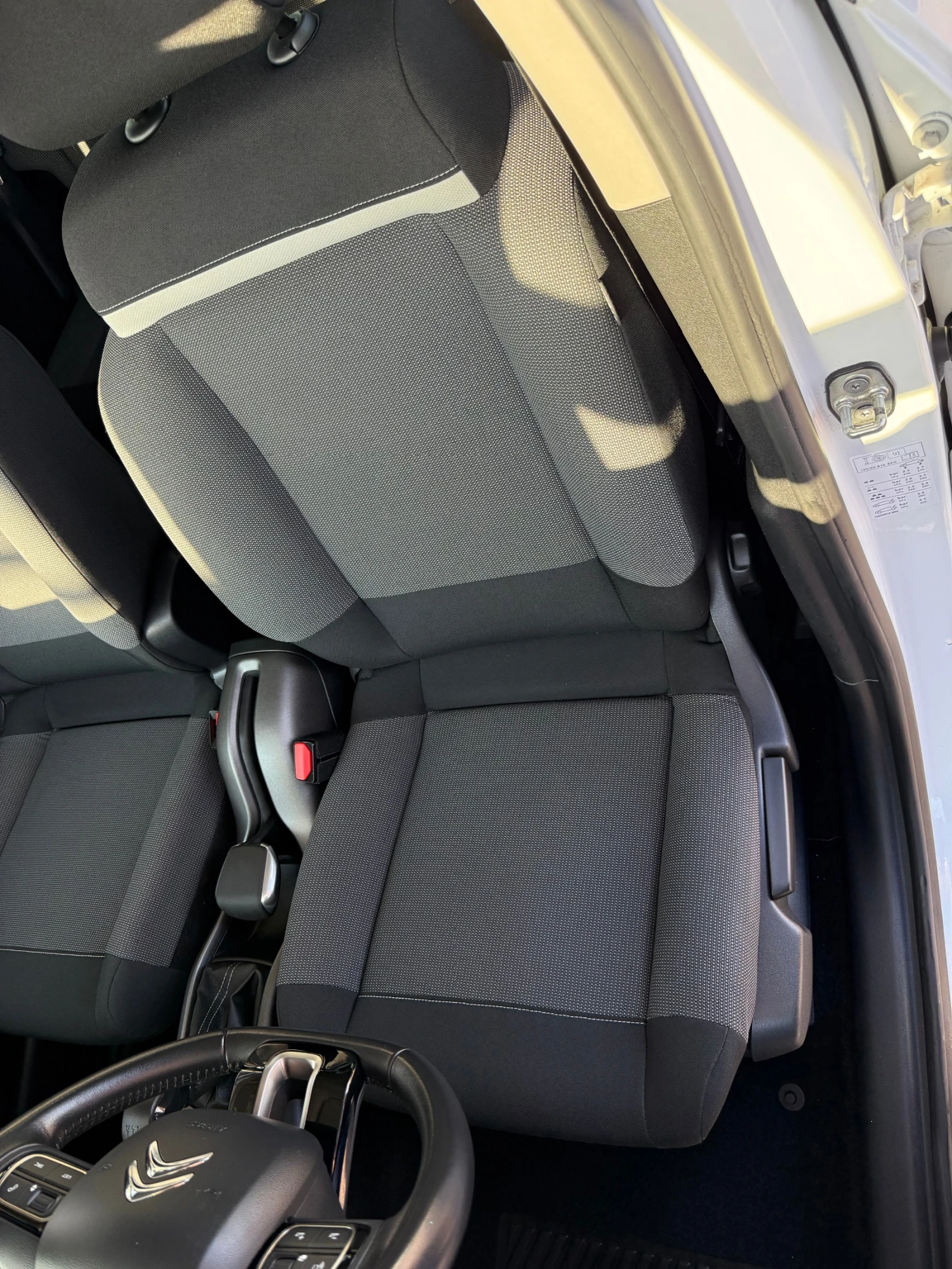 Citroen C3 Aircross 1.2 vti , снимка 8 - Автомобили и джипове - 55314095