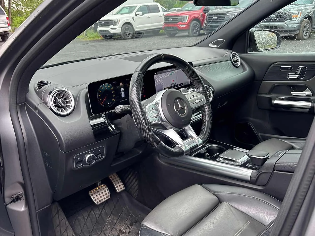 Mercedes-Benz GLA 45 AMG 4MATIC* DISTRONIC* АВТОКРЕДИТ* , снимка 5 - Автомобили и джипове - 55580903