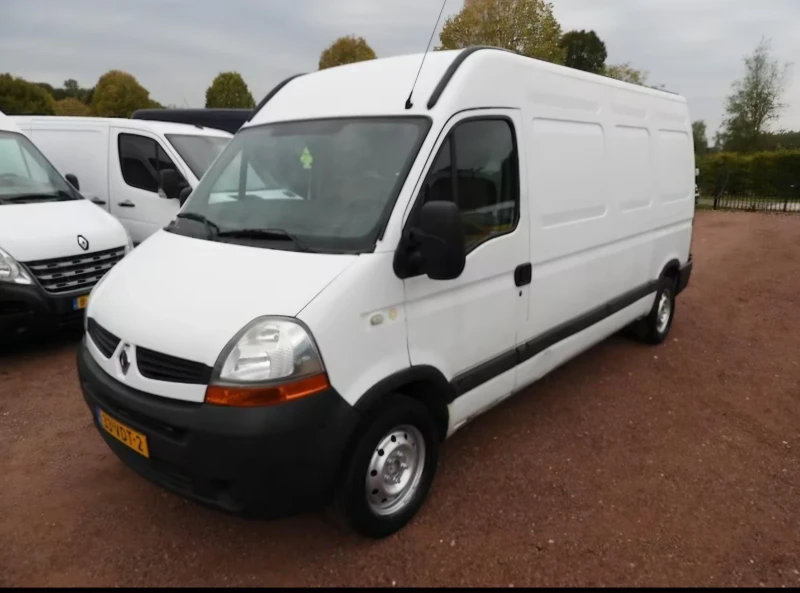 Renault Master 4 цилидъра, снимка 2 - Бусове и автобуси - 47844817