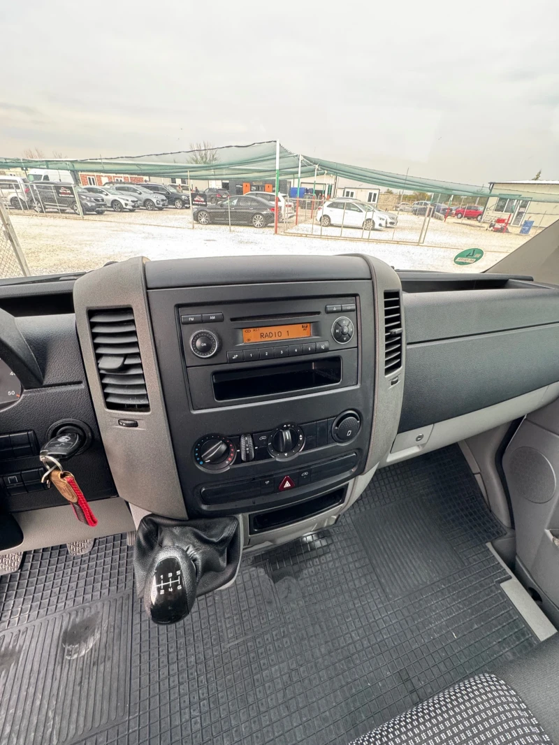 Mercedes-Benz Sprinter 311 Специален, снимка 11 - Бусове и автобуси - 52135959