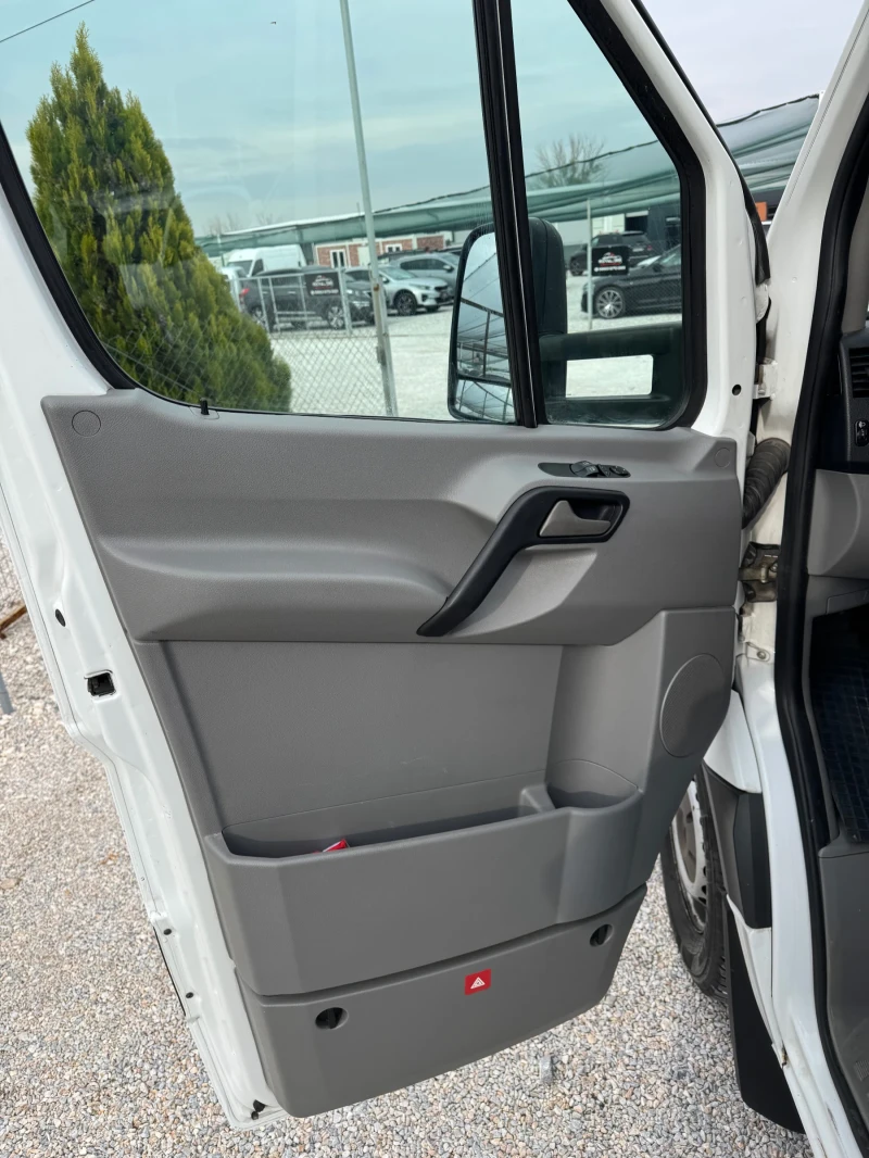 Mercedes-Benz Sprinter 311 Специален, снимка 6 - Бусове и автобуси - 52135959