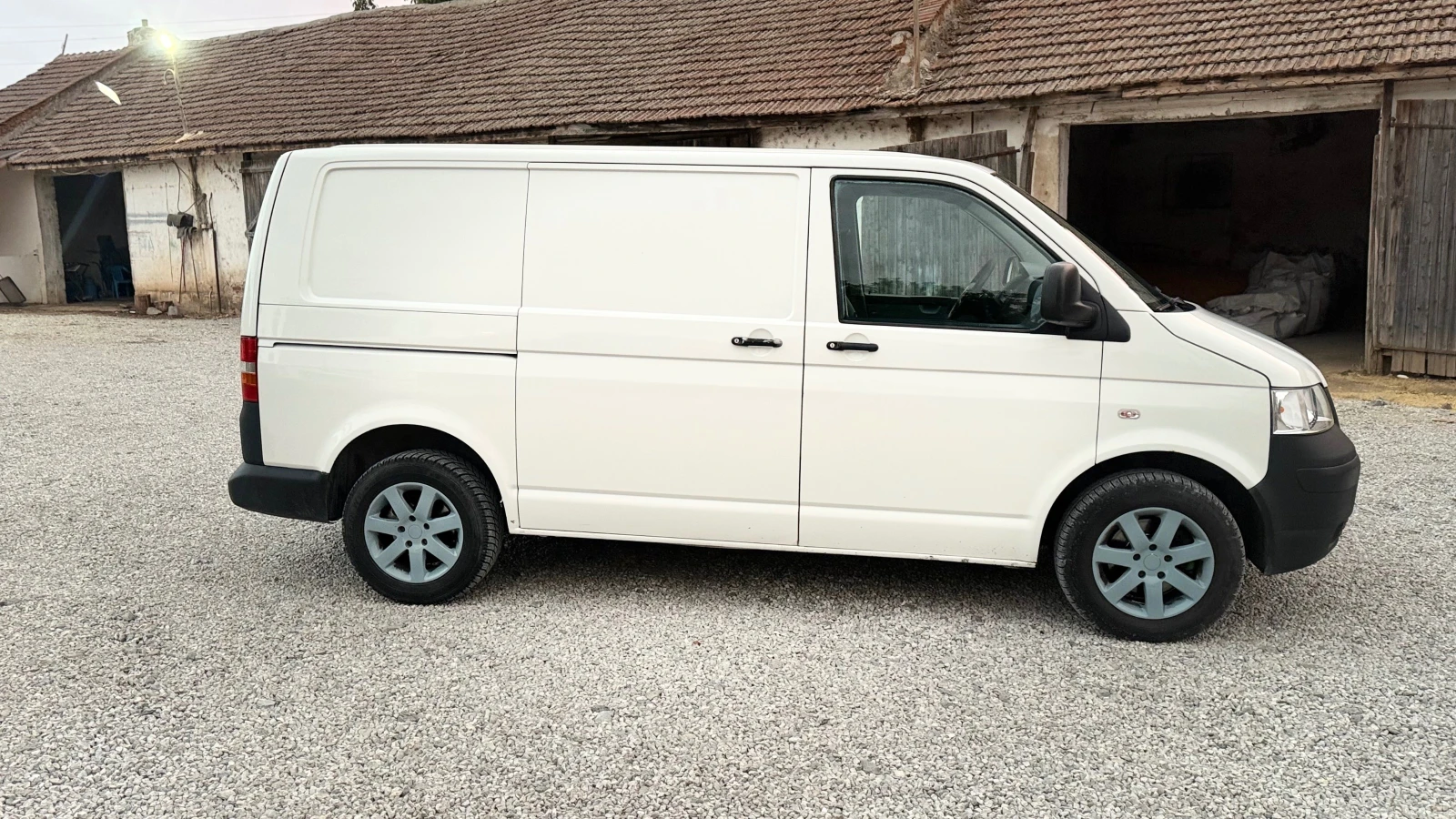 VW T5 1.9TDi, снимка 4 - Бусове и автобуси - 56249578