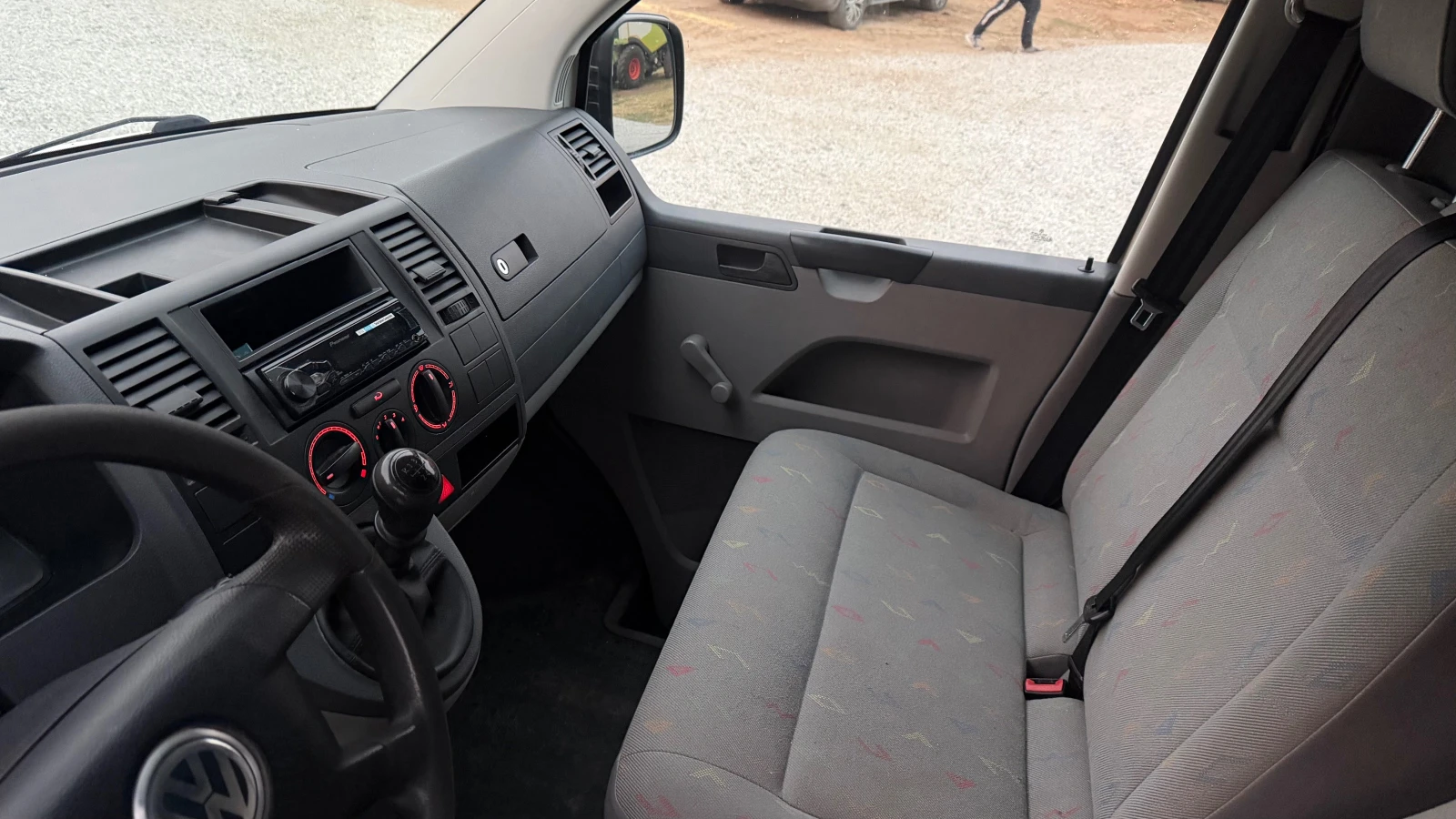 VW T5 1.9TDi, снимка 11 - Бусове и автобуси - 56249578