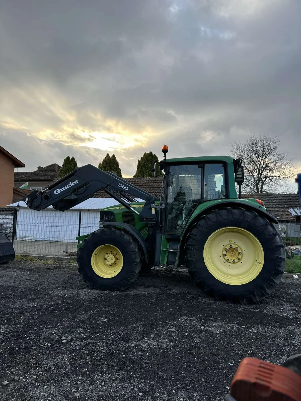 Трактор John Deere 6420 - изображение 2