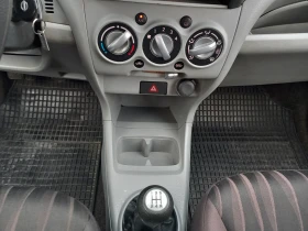 Nissan Pixo 1.0i климатик 68кс, снимка 17