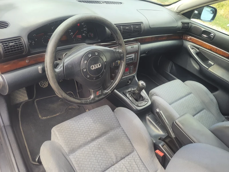 Audi A4 1.8T, снимка 13 - Автомобили и джипове - 47033520