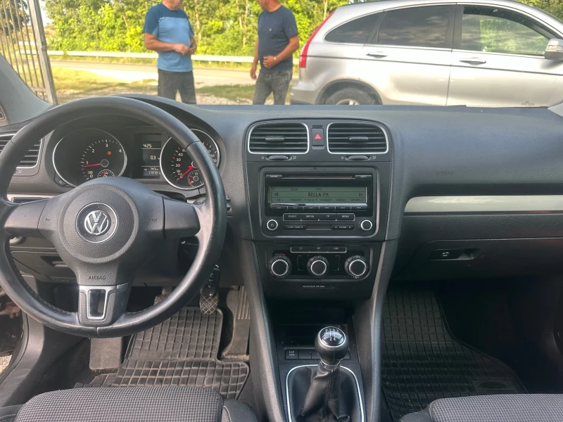 VW Golf 1.6TDI, снимка 11 - Автомобили и джипове - 47359016