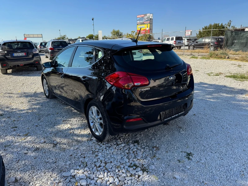 Kia Ceed 1.6CRDI-PREMIUM-NAVI-KAMERA-LED, снимка 3 - Автомобили и джипове - 47578183