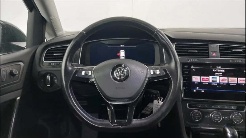 VW Golf 136 k.с./Кеyless/Дистроник/Дигитален километраж, снимка 8 - Автомобили и джипове - 48130817