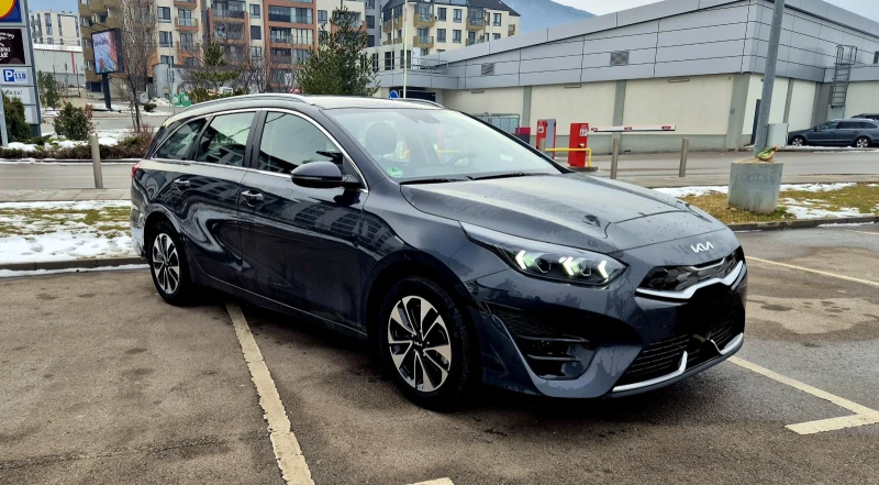 Kia Ceed Plug-in hybrid , снимка 3 - Автомобили и джипове - 48590563