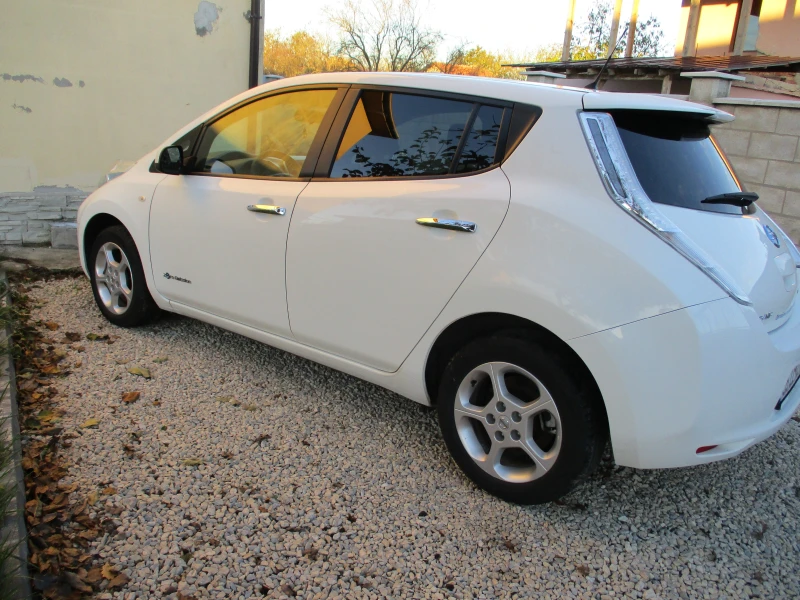 Nissan Leaf , снимка 4 - Автомобили и джипове - 49096826