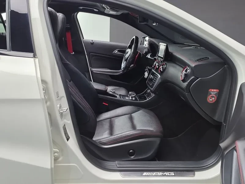 Mercedes-Benz A45 AMG 4Matic, снимка 11 - Автомобили и джипове - 55884343