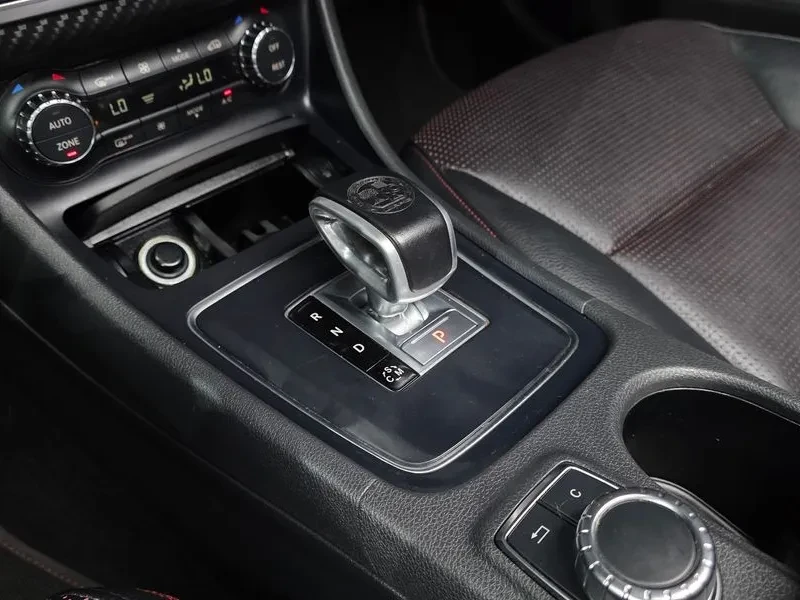 Mercedes-Benz A45 AMG 4Matic, снимка 9 - Автомобили и джипове - 55884343