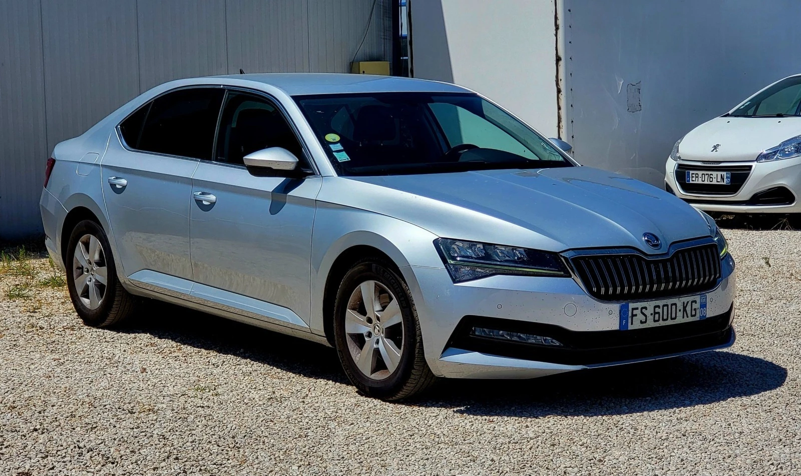 Skoda Superb 2.0 TDI - изображение 4