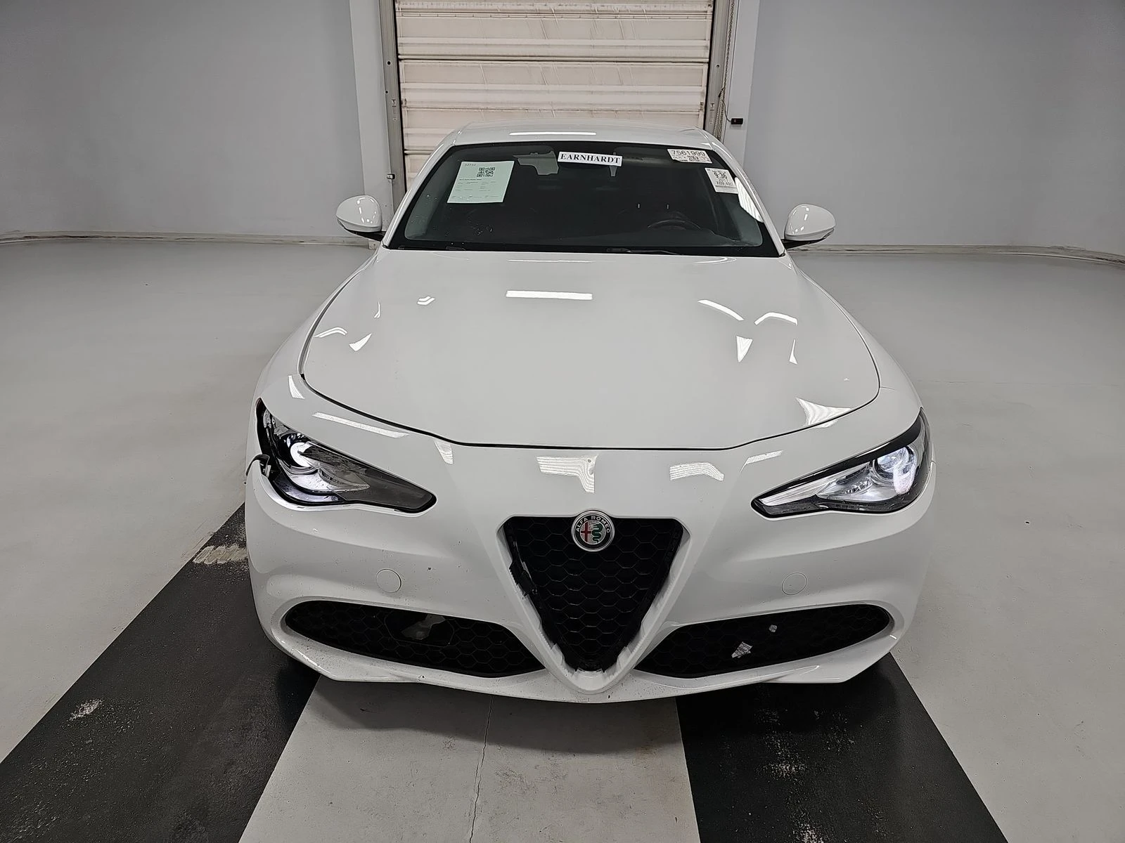 Alfa Romeo Giulia Q4 TI FULL 110ХИЛ. КМ. СЕРВИЗНА ИСТОРИЯ - изображение 2