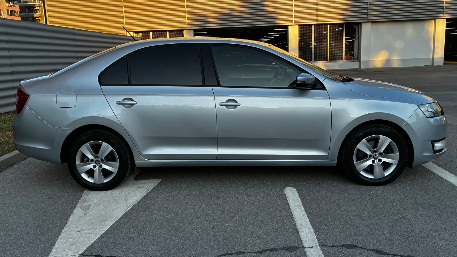 Skoda Rapid 1.6 TDI* Всичко платено - изображение 4