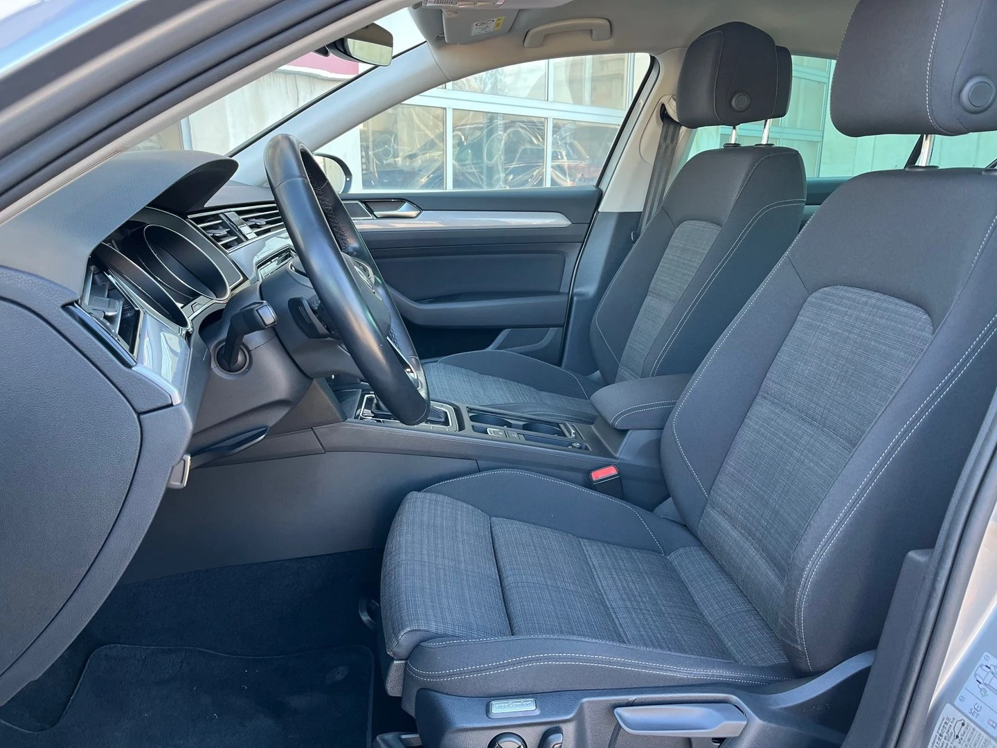 VW Passat Business 2.0 TDI SCR DSG | Mobile.bg � ����������� 4