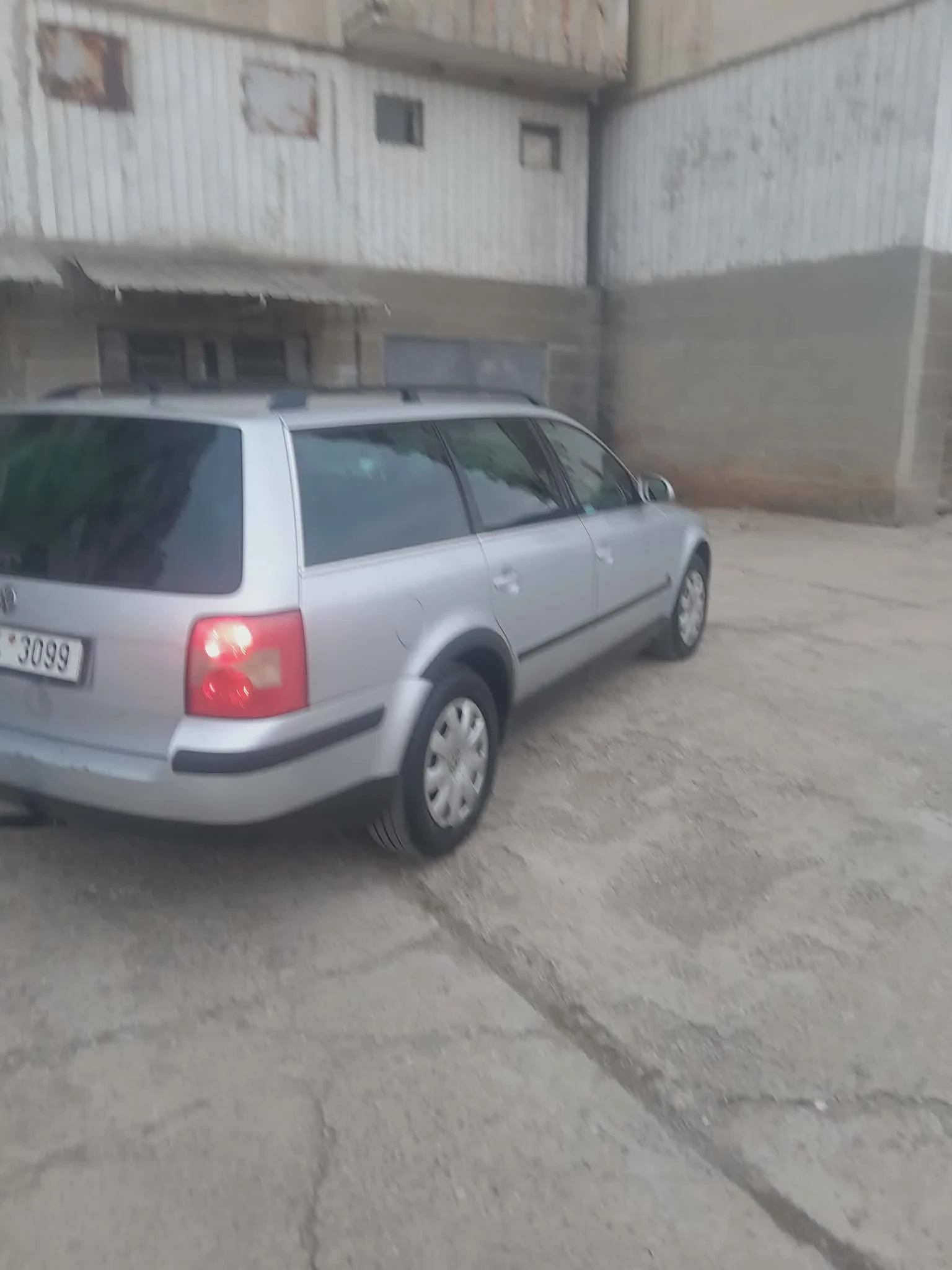 VW Passat, снимка 2 - Автомобили и джипове - 54003353