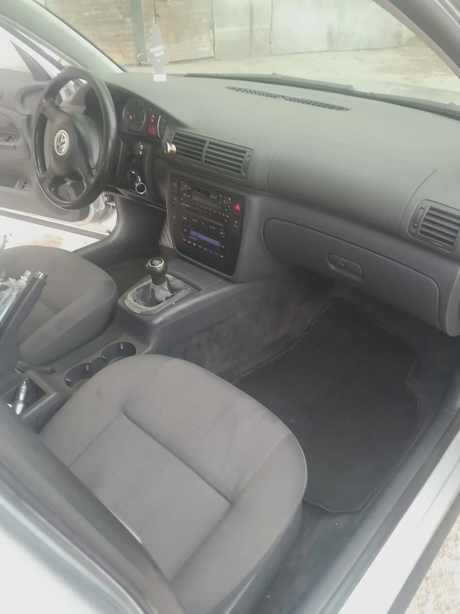 VW Passat, снимка 6 - Автомобили и джипове - 54003353