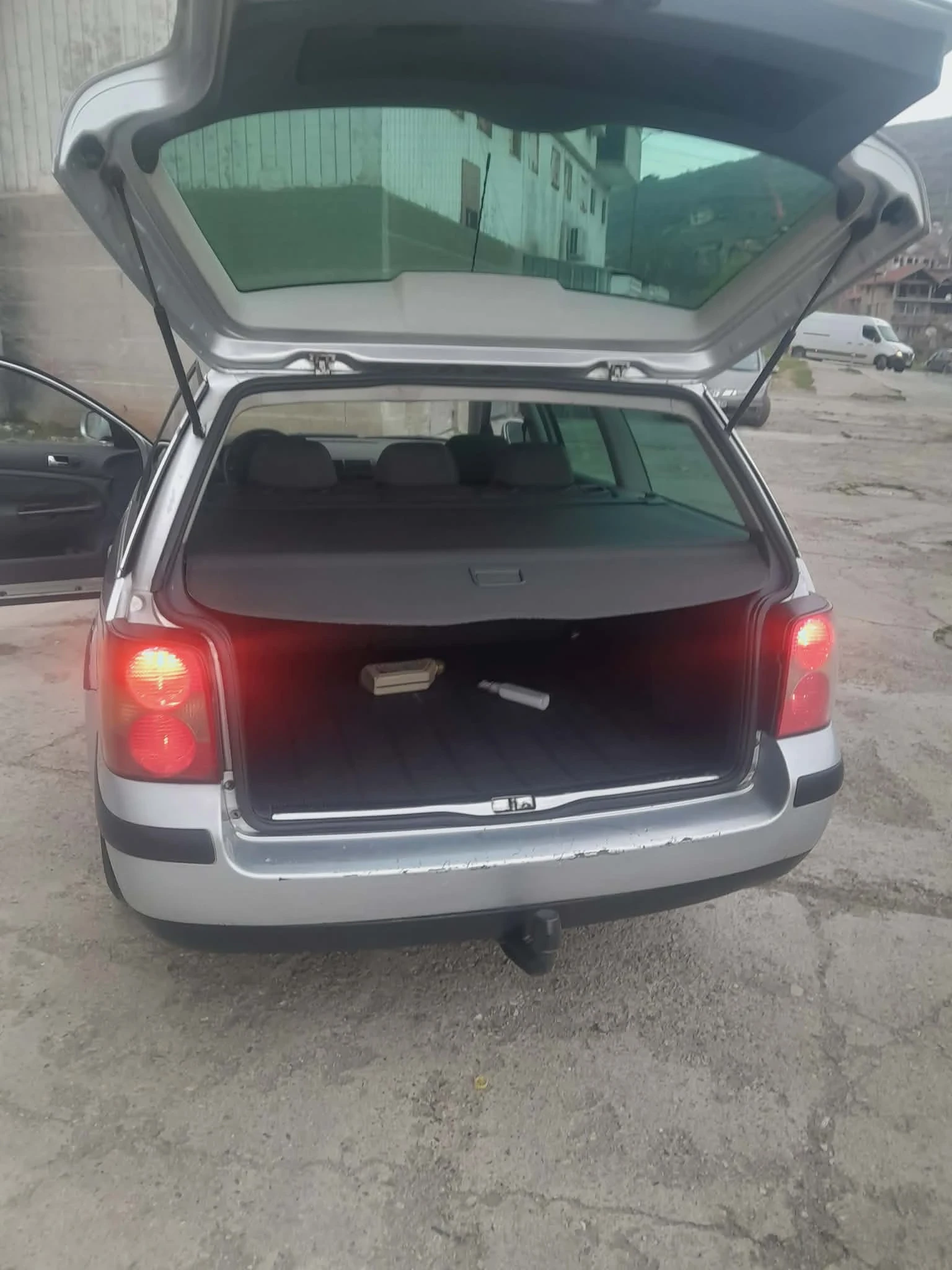 VW Passat, снимка 10 - Автомобили и джипове - 54003353