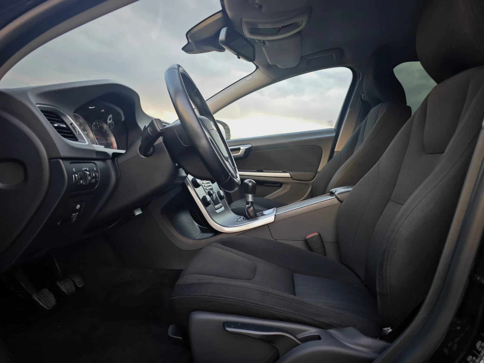 Volvo V60 * NAVI* EDITION* , снимка 8 - Автомобили и джипове - 54005582