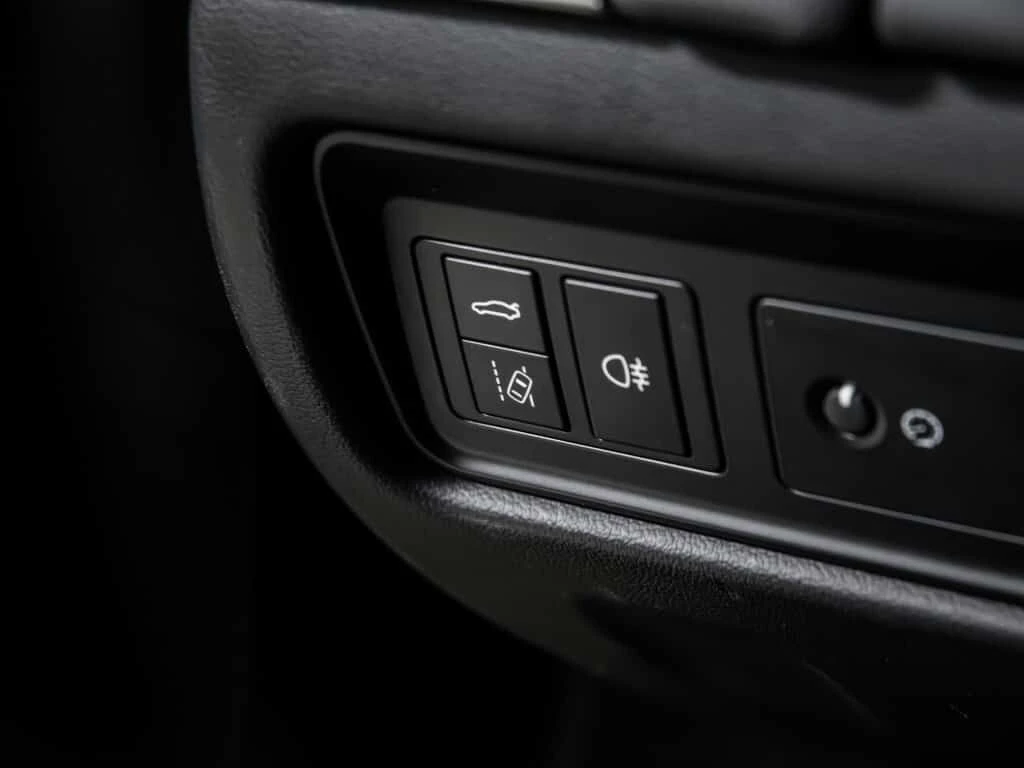 Jaguar F-Type * R DYNAMIC 2DR ALL WHEEL DRIVE COUPE * CARFAX * Ц, снимка 10 - Автомобили и джипове - 54071003