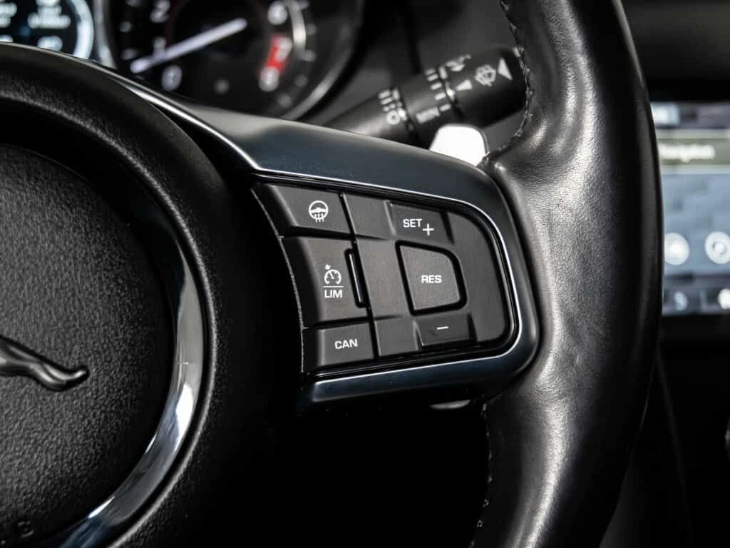 Jaguar F-Type * R DYNAMIC 2DR ALL WHEEL DRIVE COUPE * CARFAX * Ц, снимка 16 - Автомобили и джипове - 54071003