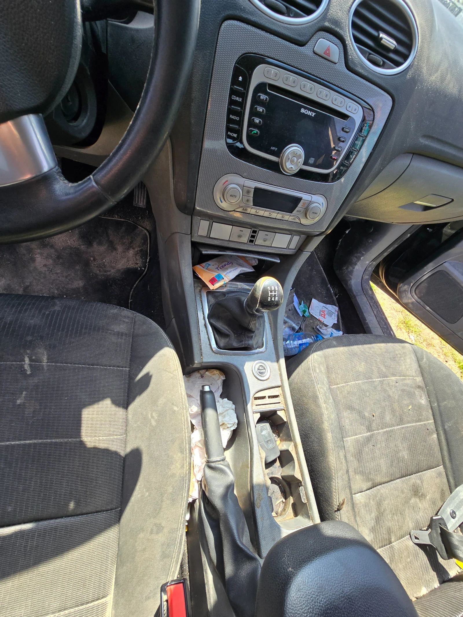 Ford Focus 1.6, снимка 10 - Автомобили и джипове - 54185608