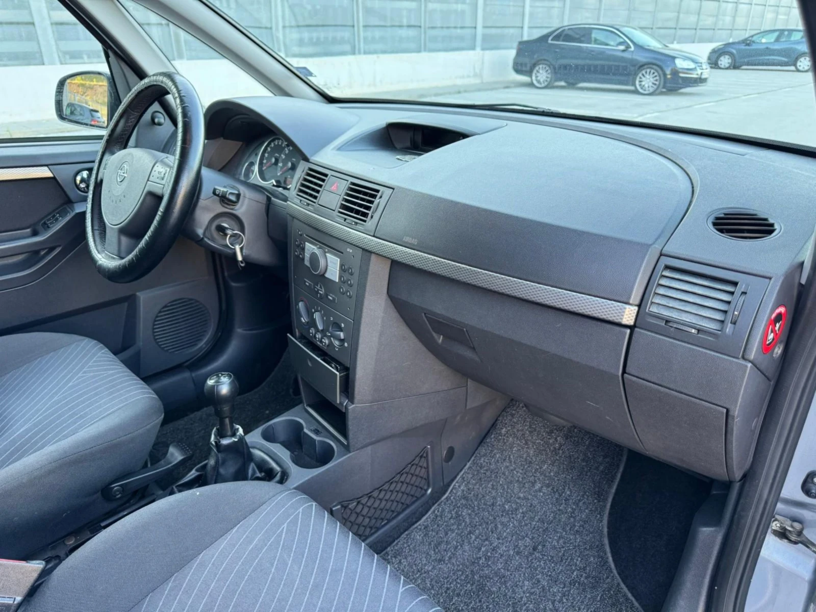 Opel Meriva 1.4 бензин ФЕЙСЛИФТ , снимка 13 - Автомобили и джипове - 54333646