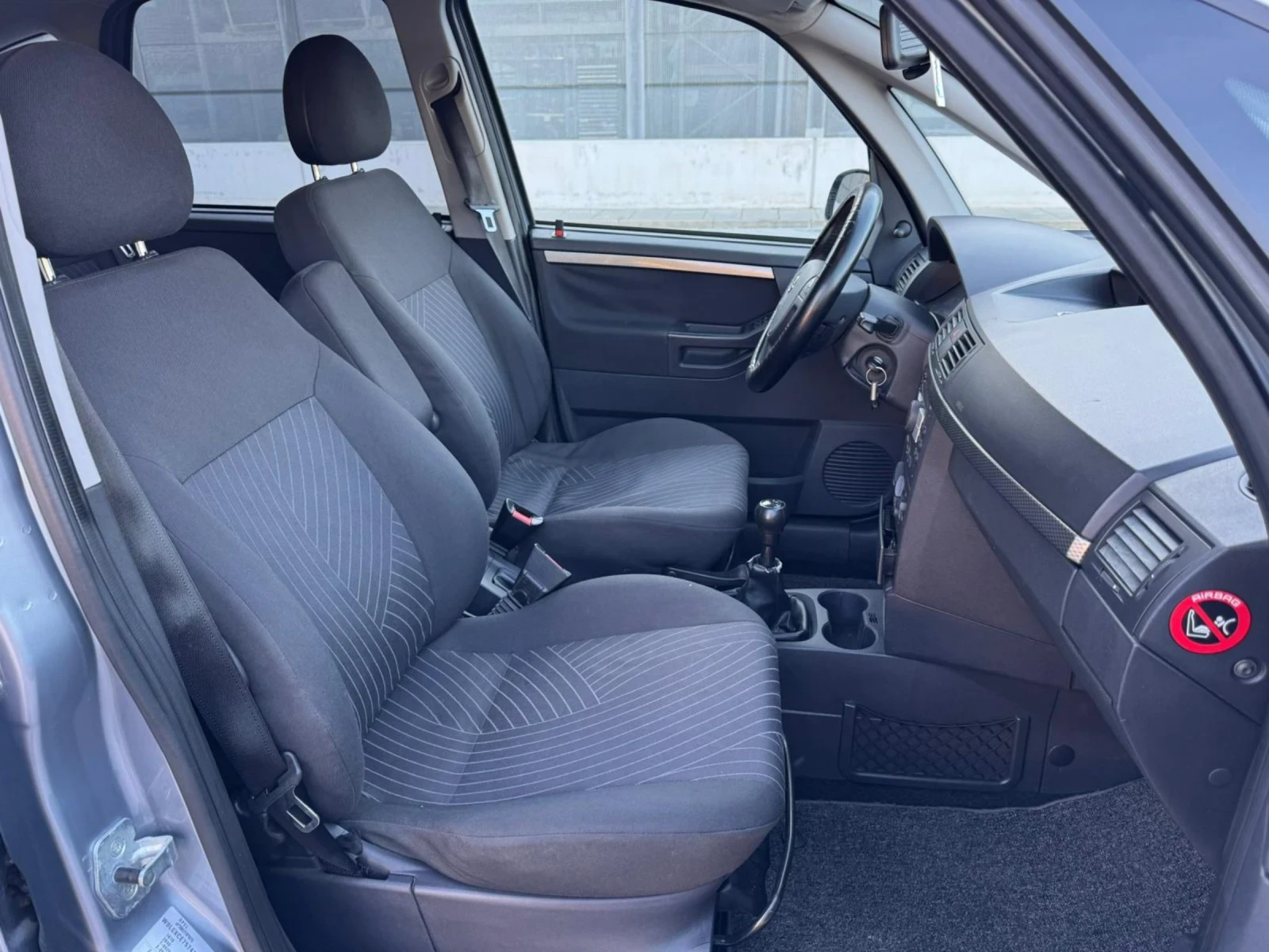 Opel Meriva 1.4 бензин ФЕЙСЛИФТ , снимка 11 - Автомобили и джипове - 54333646